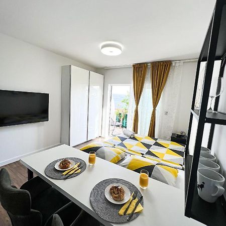San-Studio Apartment Dugi Rat Ngoại thất bức ảnh